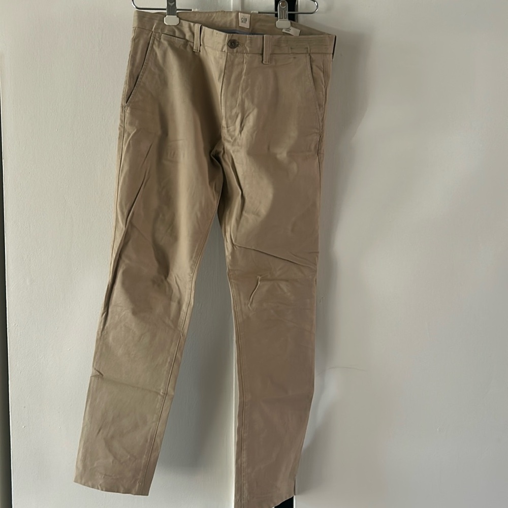 Gap chinos